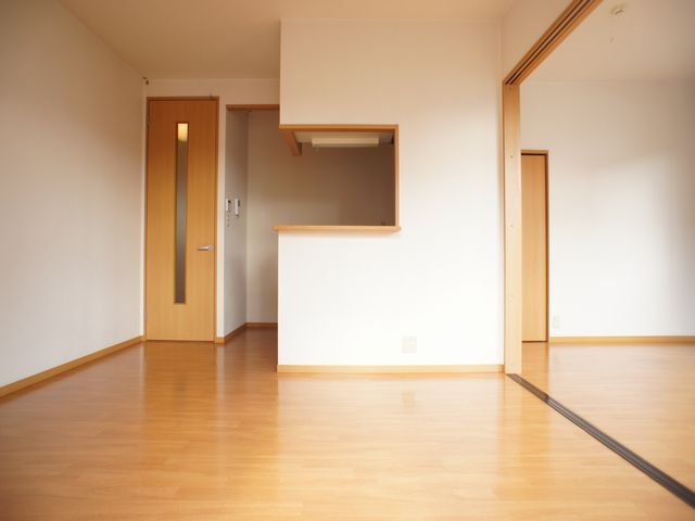 居室・リビング　オープンにすると広く使えます！対面キッチンです♪