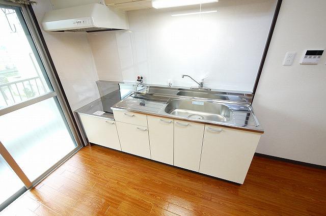 キッチン　キッチンでお料理をお楽しみください