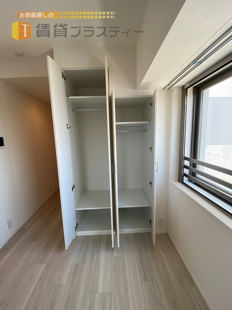 収納　コートもかけられますね