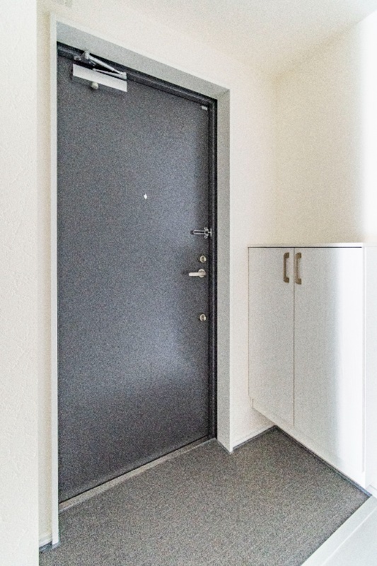 玄関　※同間取り別部屋の写真※