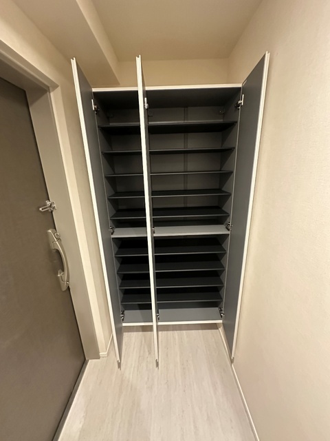 玄関　◆たっぷり収納できるシューズボックス◆