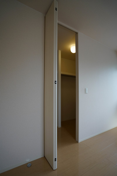 収納　同じ建物の別のお部屋