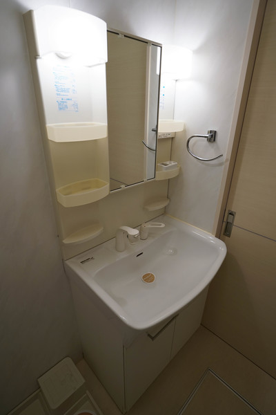 洗面設備　同じ建物の別のお部屋