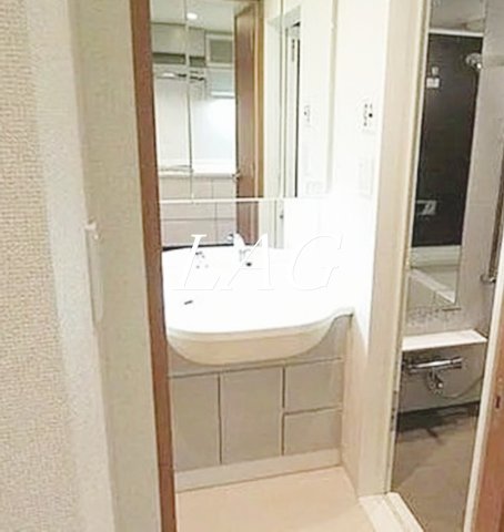 洗面設備　独立洗面台です。