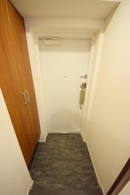 玄関　★たっぷりシューズボックス付きの玄関です★