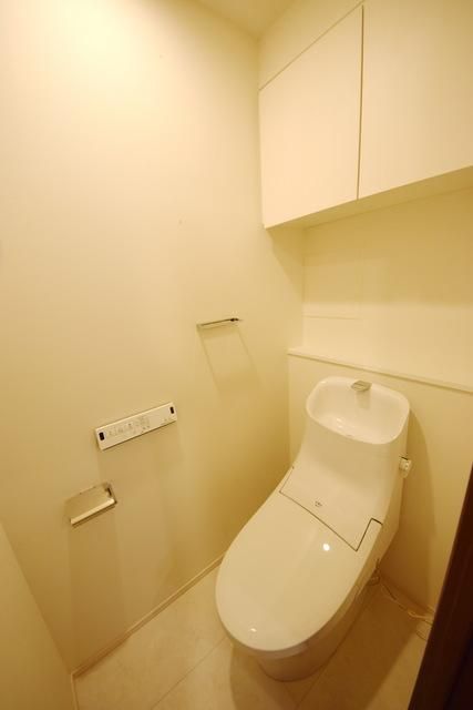 トイレ　★清潔感のある温水洗浄便座★