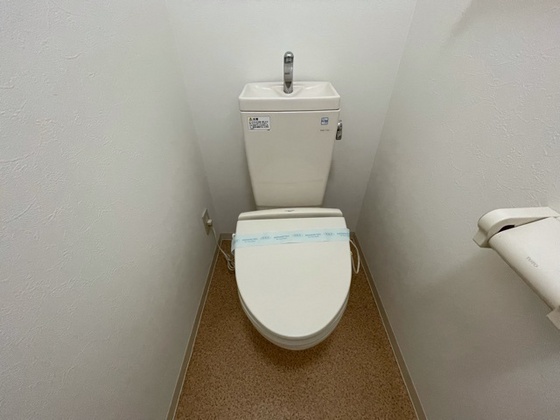 トイレ　※別号室の写真です。