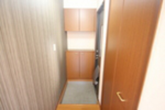 玄関　※別部屋の写真です。