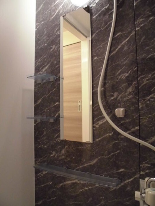 バス・シャワールーム　追い焚き・浴室乾燥ができる浴室です。