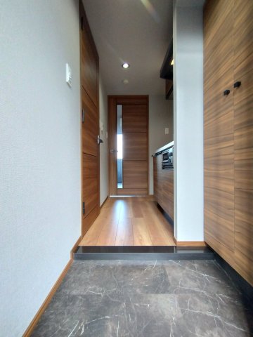 玄関　ゆとりある玄関スペース♪