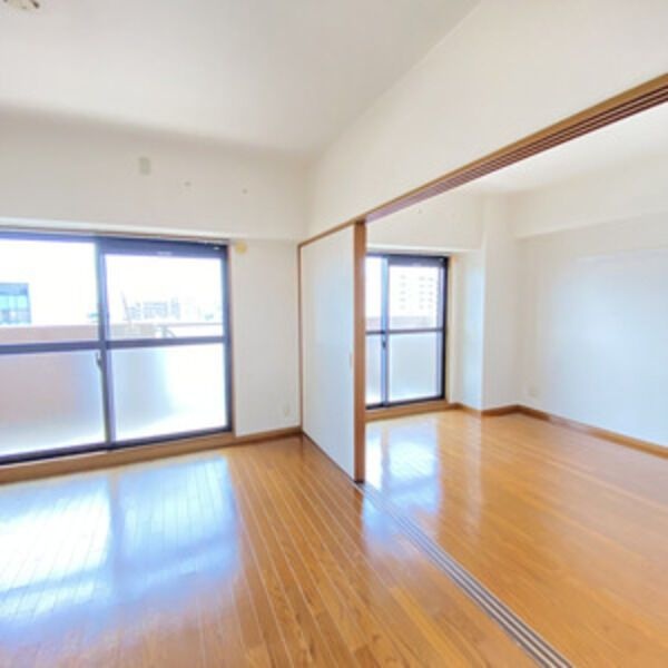 居室・リビング　※写真は同じマンションの違う部屋のものになります。