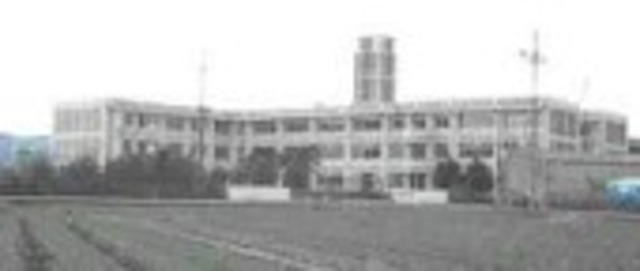 中学校　栗東市立葉山中学校（中学校）まで1212m