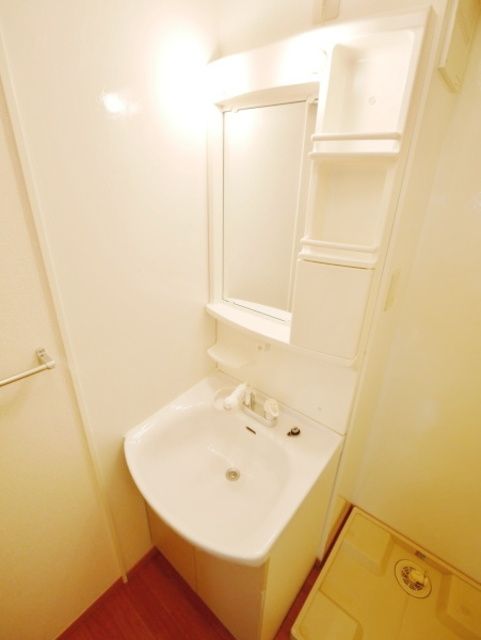 洗面設備　★朝の身支度に便利な独立洗面台です★