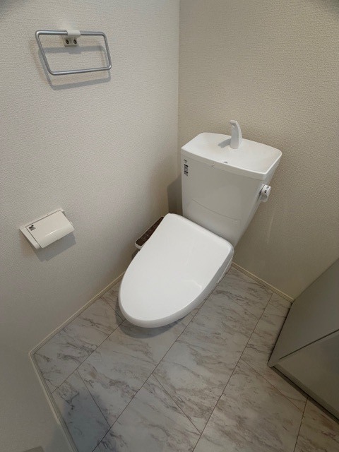 トイレ　同施工会社参考画像