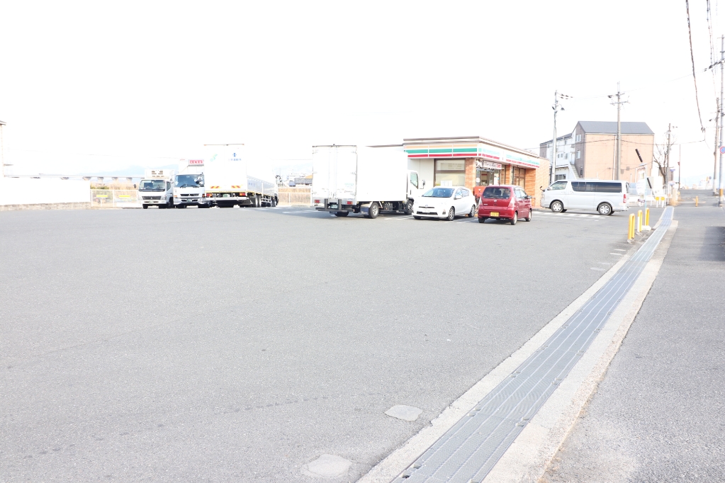 コンビニ　セブンイレブン 田原本松本店（コンビニ）まで551m