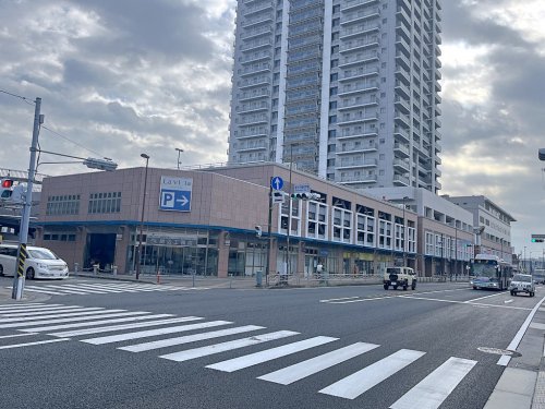 ショッピングセンター　La vista(ラ ビスタ)新杉田（ショッピングセンター）まで309m