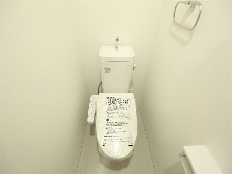 トイレ　温水洗浄暖房便座付トイレ