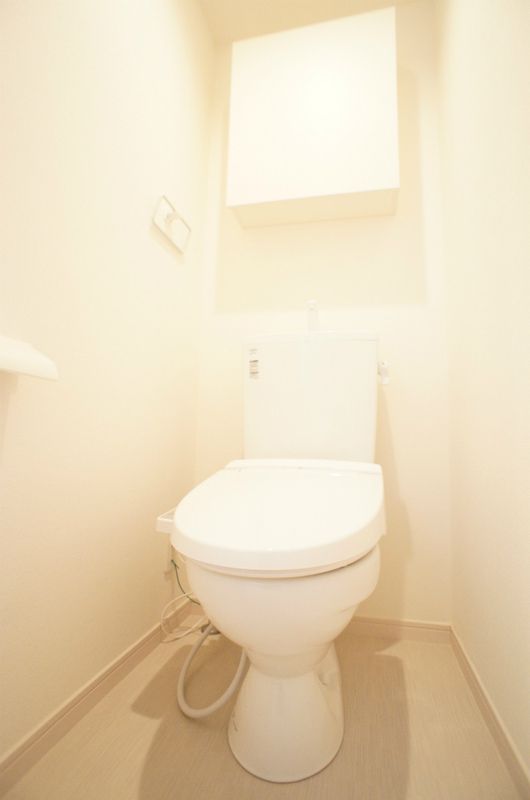 トイレ　温水洗浄便座