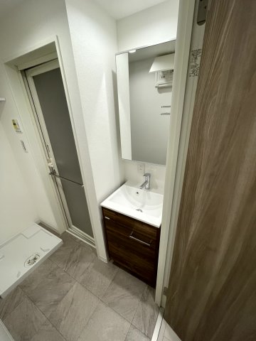 洗面設備　使いやすい洗面所です