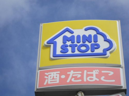 コンビニ　ミニストップ　博多諸岡店（コンビニ）まで135m