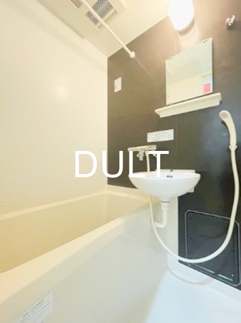 バス・シャワールーム　バスルームです。