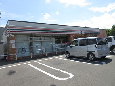 コンビニ　セブンイレブン（コンビニ）まで172m