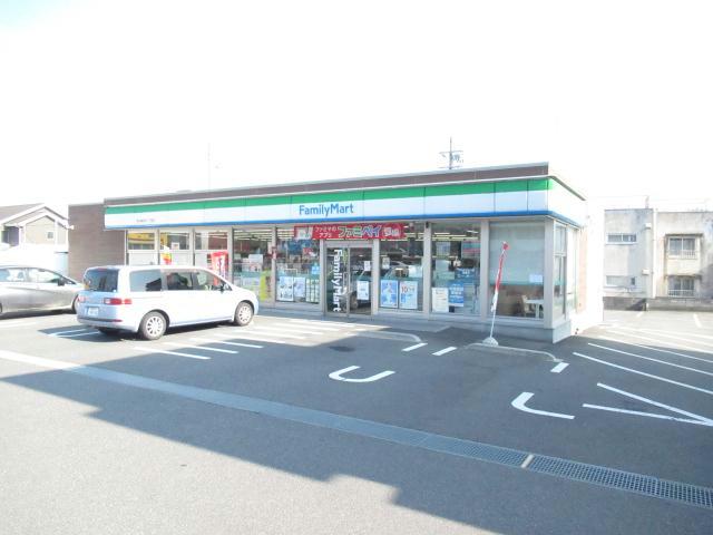 コンビニ　ファミリーマート郡山鶴見坦二丁目店（コンビニ）まで516m
