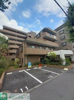 エントランス　駐車場