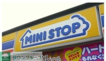 コンビニ　ミニストップ東向島5丁目店（コンビニ）まで220m