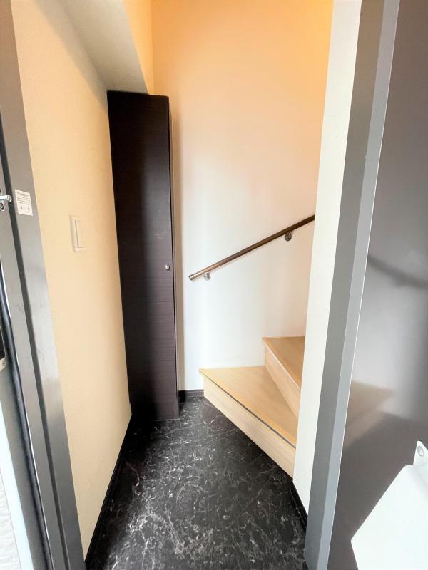 玄関　同タイプ・別部屋写真です。現況優先となります。