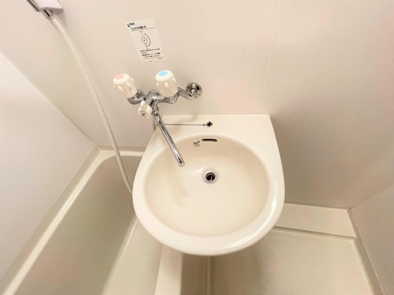 洗面設備　同タイプ・別部屋写真です。現況優先となります。
