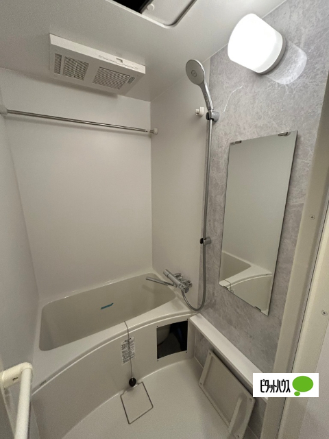 バス・シャワールーム　他号室の写真です。