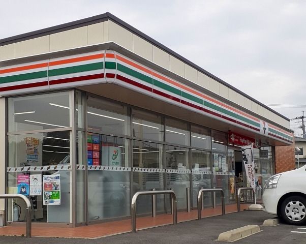 コンビニ　セブンイレブン新須屋駅前店（コンビニ）まで500m