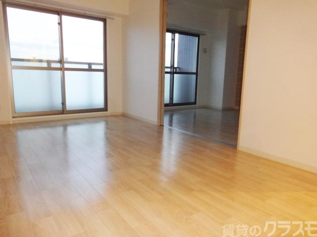 居室・リビング　スッキリとして使い勝手の良いリビングです♪