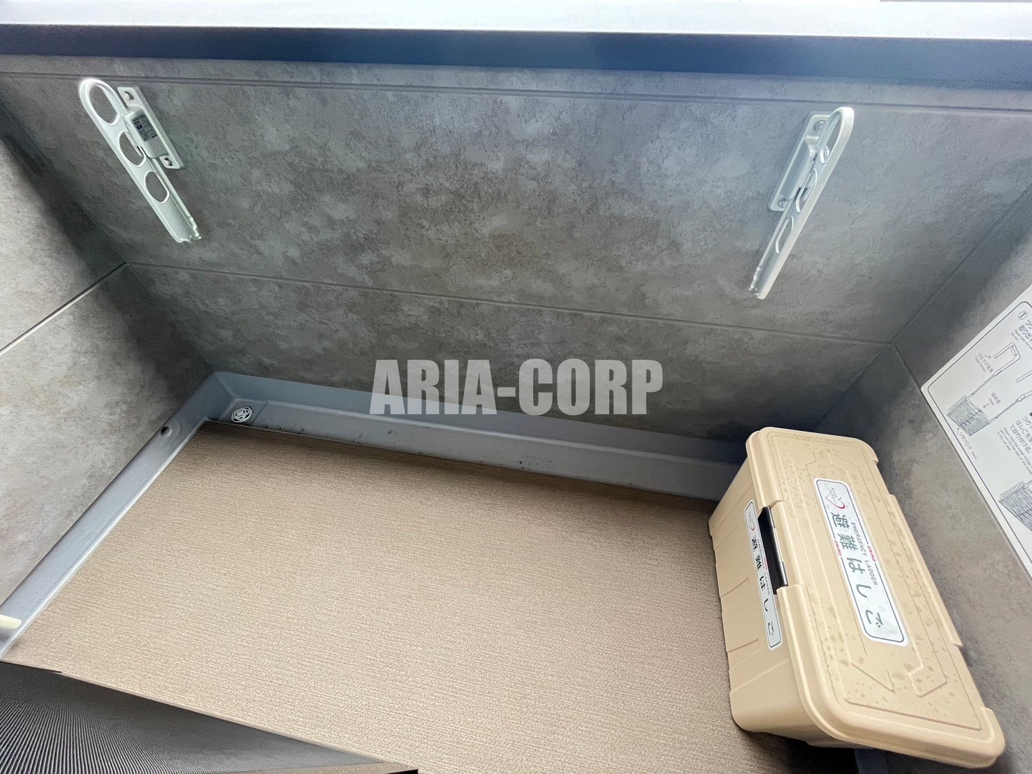 バルコニー　バルコニー、室内物干し機、浴室の3か所で洗濯干しが可能♪