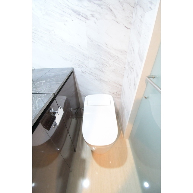 トイレ　清潔感のあるトイレです