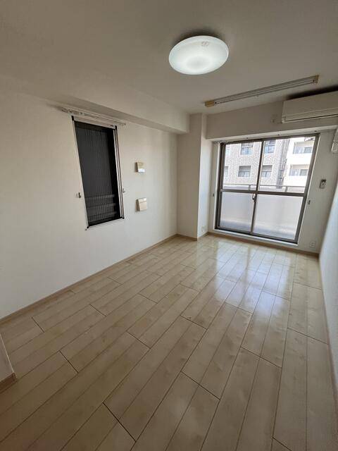 バルコニー　浴室乾燥機完備