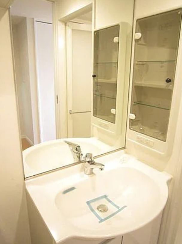 洗面設備　※別部屋の参考写真です。