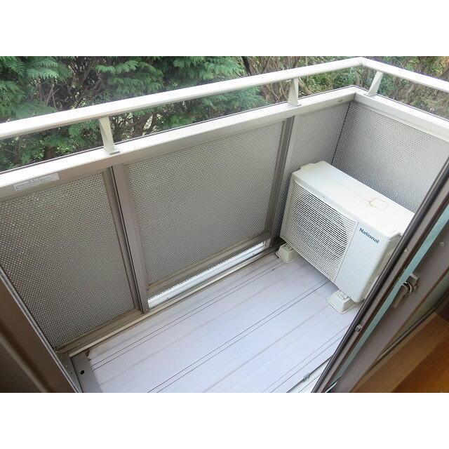 バルコニー　陽当たり良好なバルコニーです