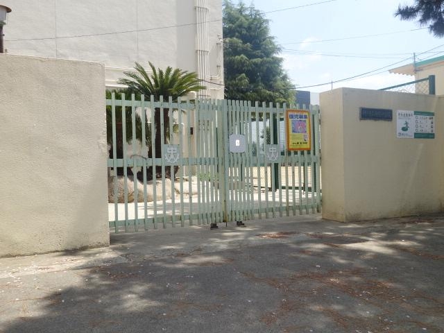 中学校　神戸市立御影中学校（中学校）まで340m