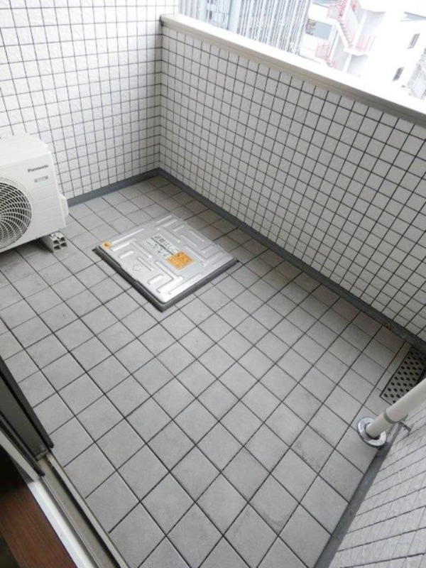 バルコニー　図面と現状に相違がある場合には現状を優先