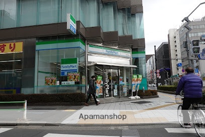 コンビニ　ファミリーマート台東鳥越店（コンビニ）まで318m