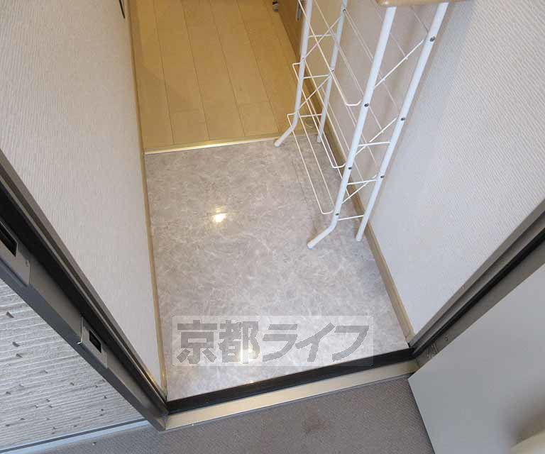 玄関　段差も少ない