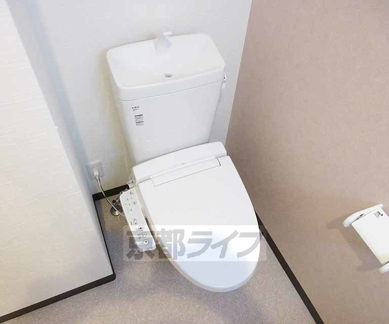 トイレ　ウォシュレットついています