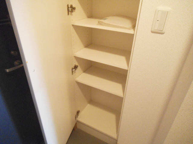 玄関　靴の収納はこちらに！