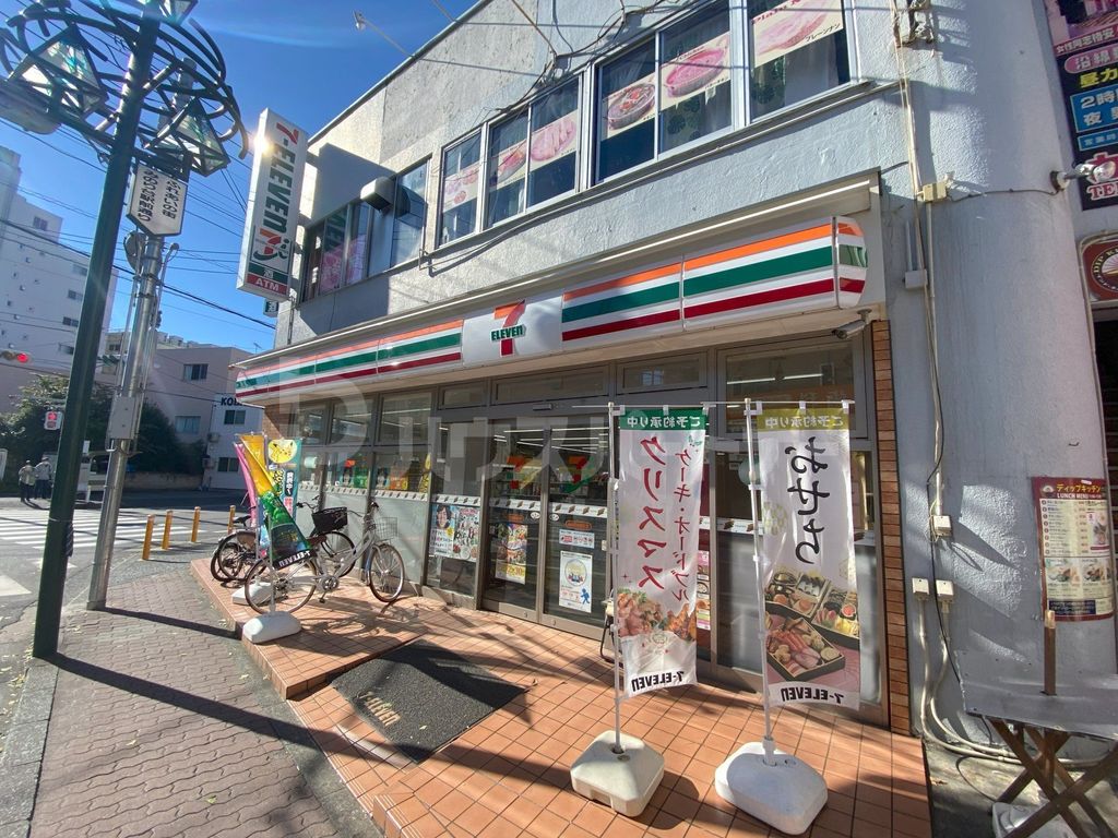 コンビニ　セブンイレブンみのり台駅前店（コンビニ）まで200m