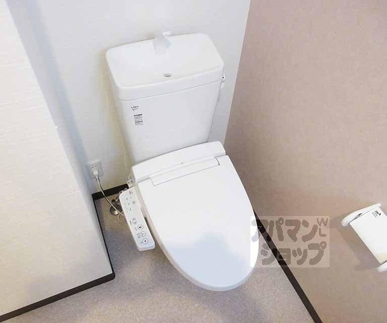 トイレ　ウォシュレットついています