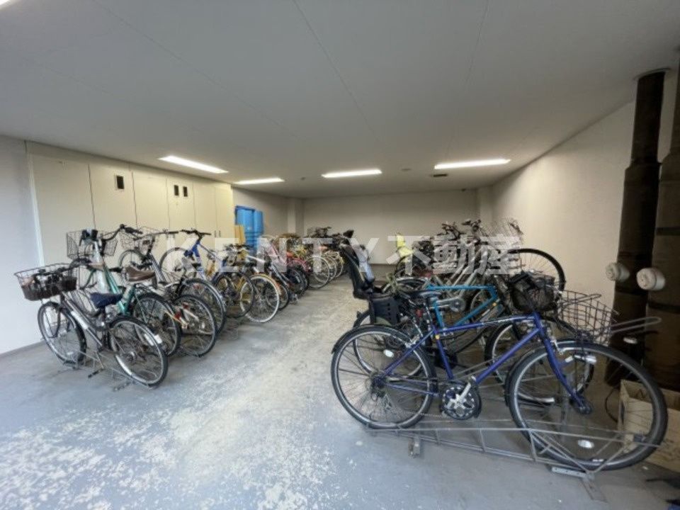 その他共有部分　コンパクトなキッチンで掃除もラクラク