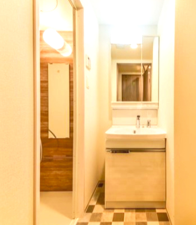 洗面設備　※写真は同じマンションの違う部屋のものになります。