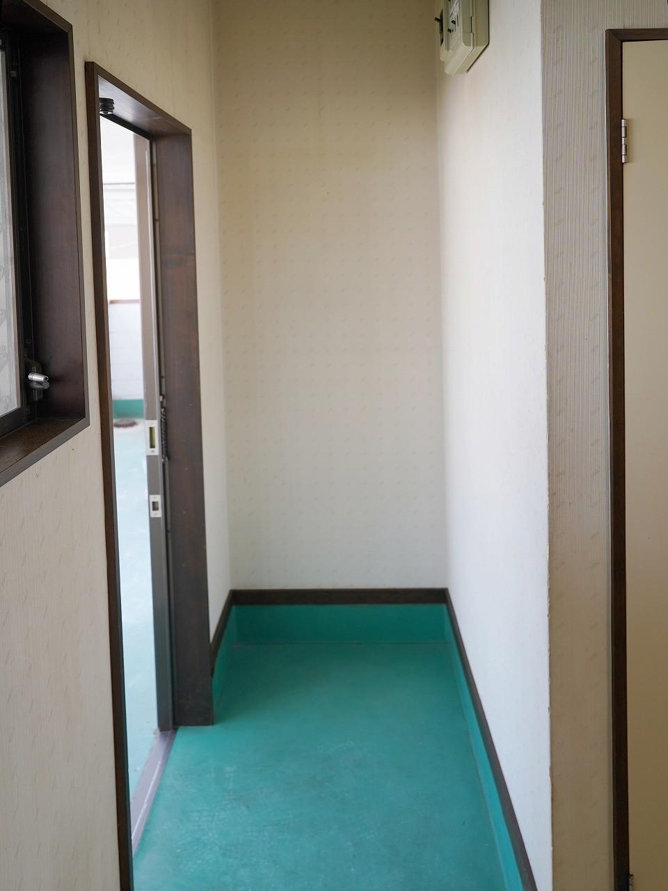 玄関　広い玄関でたくさんの靴を置けます。